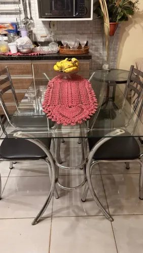 VENDO MESA DE VIDRO COM 4 CADEIRAS EM AÇO