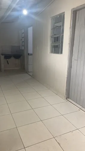 Aluga-se uma casa rua um 31 Jardim América Anápolis