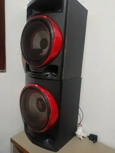 Caixa de som LG leia o anúncio