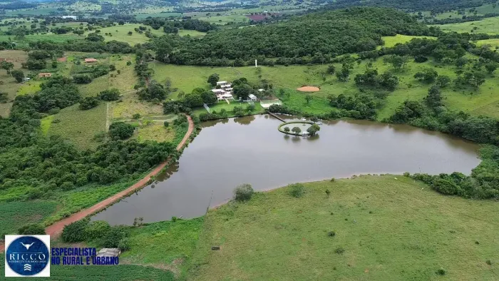 Chácara de Alto Padrão à Venda em Itauçu GO | 2,4 Alqueires