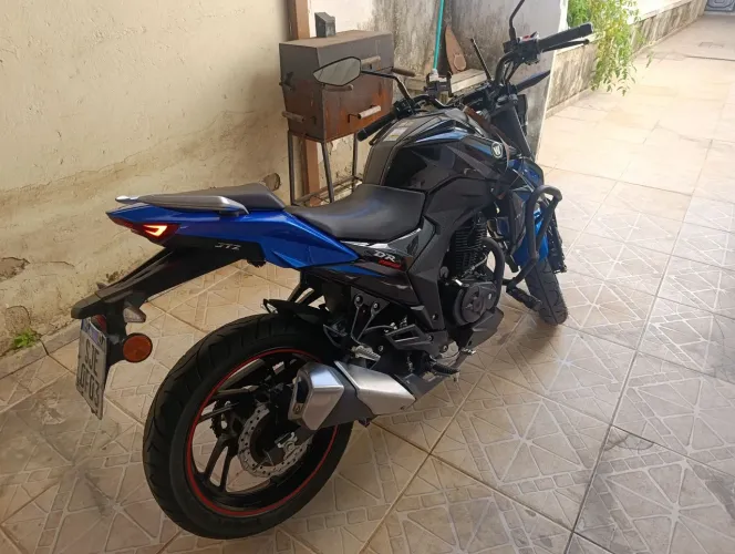Moto em perfeito estado