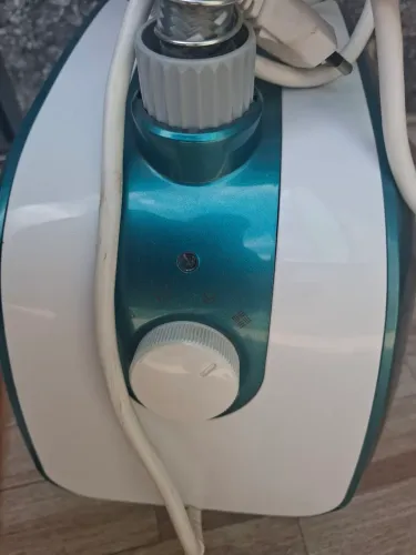 Vaporizador Passadeira de Roupas Electrolux com Vapor Vertical (GST10) - 127V
