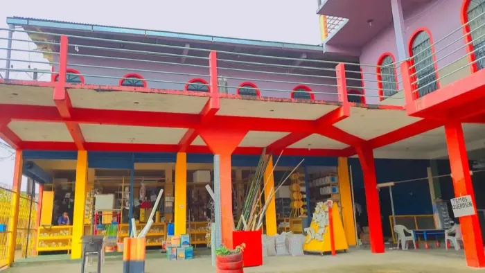 Vendo um Prédio com Ponto Comercial, 10 Aptos e 1 Casa no Monte Pascoal.