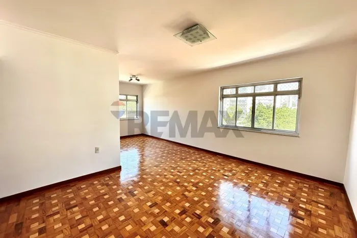 Apartamento para locação na Rua Topázio | 110m² | 3 dormitórios | 2 vagas | Andar alto | P