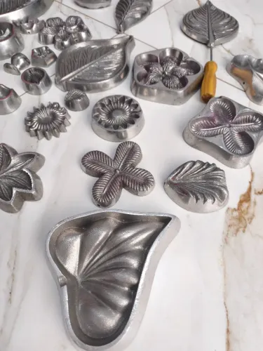 kit frisador/forminha flor de eva 26 peças