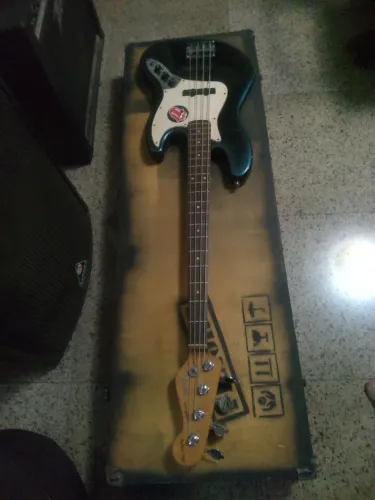 Baixo Fender excelente estado