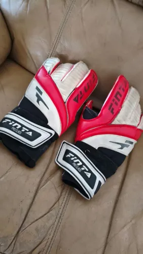 Luva de goleiro finta Tam 8