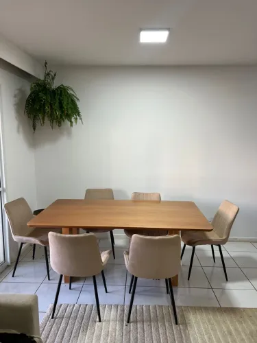 Mesa de Jantar 1,80m em Madeira Maciça + 6 Cadeiras | Ótimo Estado