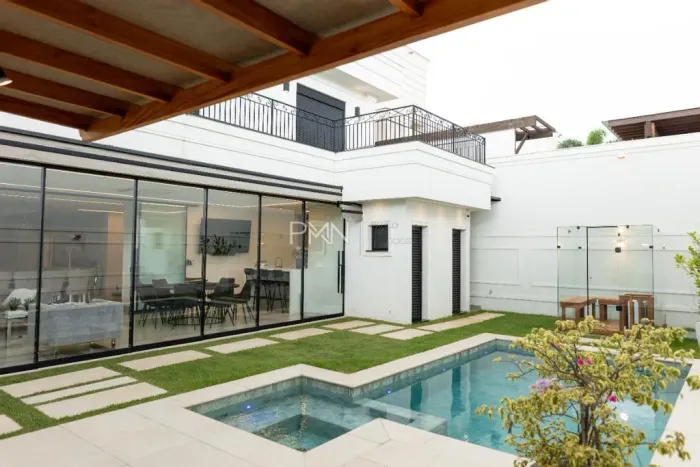Sobrado à venda em Paulínia, Parque Brasil 500, com 4 suítes, com 400 m², Residencial Vill