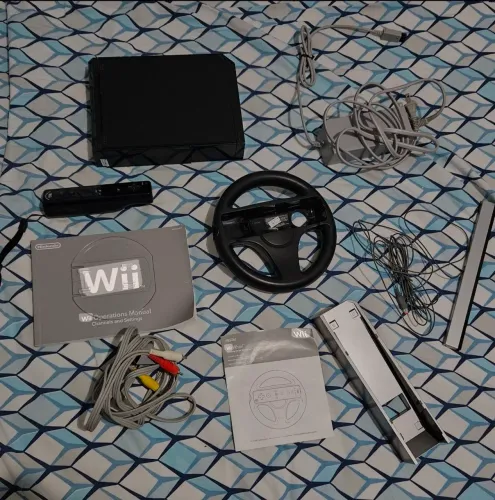 WII ( EM BOM ESTADO E SEM FONTE )