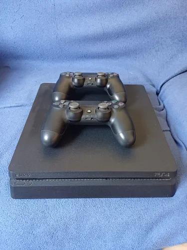 Vendo Ps4 Slim 1Tb com 2 controles e 5 jogos