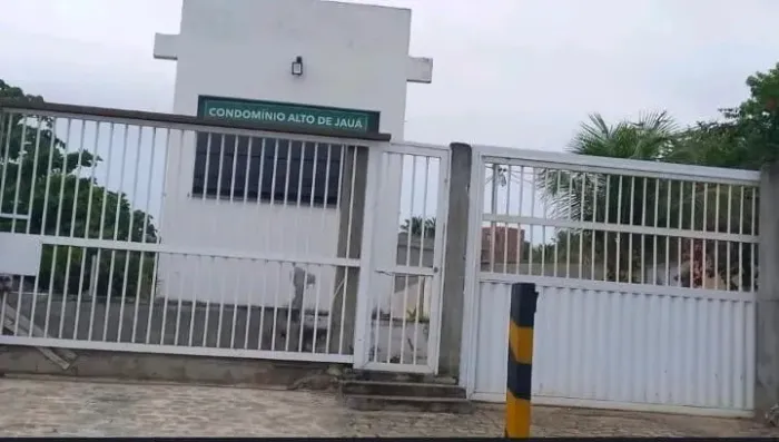 Vendo terreno em um condomínio alto de Jauá, portaria fechada 24 horas.