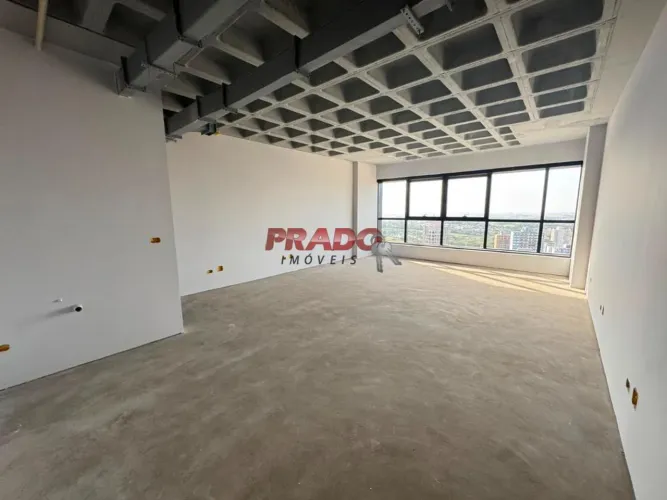 Sala para alugar em Maringá, Zona Armazém, com 50.77 m², PHENOM