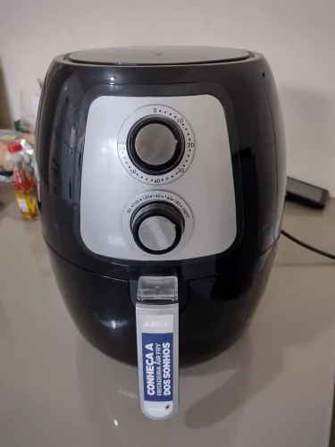 Nova nunca usada, Air Fryer Britânia 4 litros