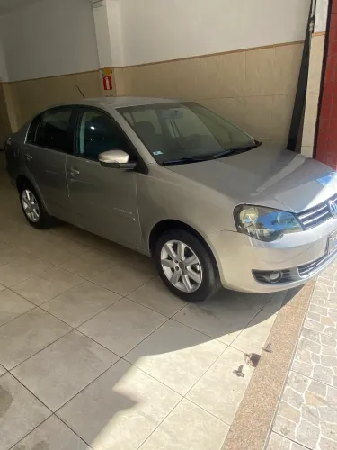 Volkswagen Polo Sed. Comfort. 1.6 MI Tot. Flex 8V 2012