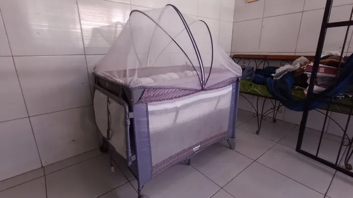 Berço e Cercadinho Portátil Com Bolsa para Transporte.