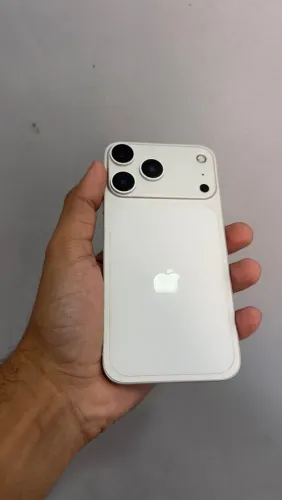 Vendo iPhone 11 na carcaça do 17 pro