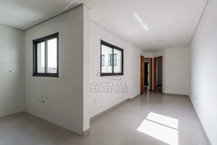 Cobertura Sem Condomínio | 2 Dormitórios com Suíte | Elevador | Jardim do Estádio - Santo