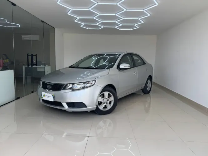 Kia Motors Cerato 1.6 16 V Flex Mec. 2011