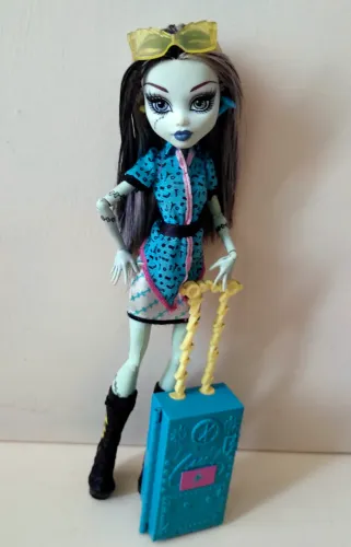 Boneca Frankie Stein Monster High Scaris