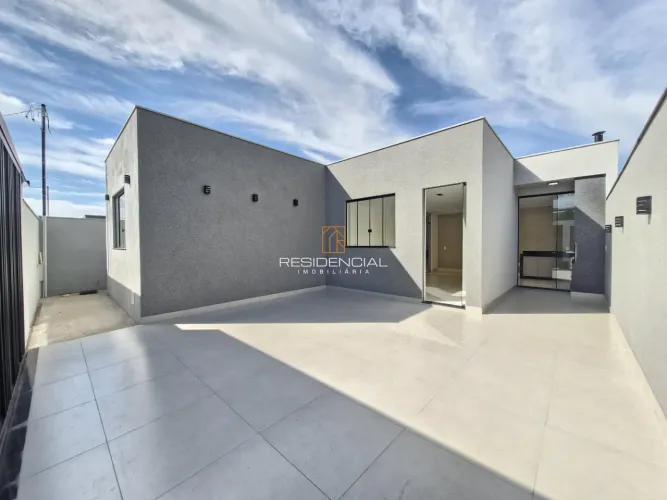CASA A VENDA NO B. CAMPINA VERDE COM 03 QUARTOS, SUITE, SALA, COZINHA, 02 VAGAS