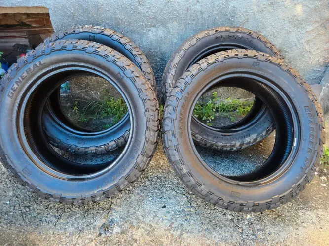 PNEU 275/55 R20 USADO