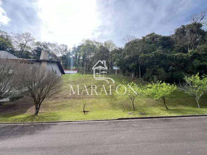 TERRENO À VENDA EM GRAMADO EM CONDOMÍNIO DE ALTO PADRÃO!