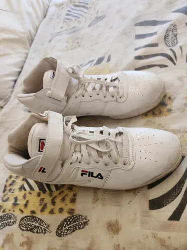 Tênis branco importado fila 43