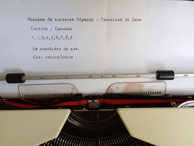 Máquina de escrever Cursiva - Olympia Traveller  de Luxe