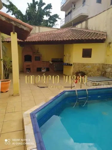 Casa de Alto padrão à Venda com 4 Suítes e com Piscina e Churrasqueira no Condomínio Altos