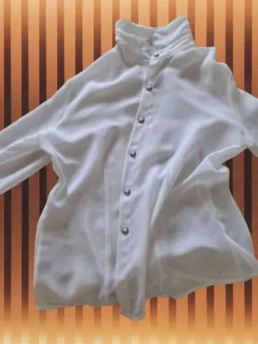 Blusa manga 3/4 tecido leve Anne kanner M botões na frente