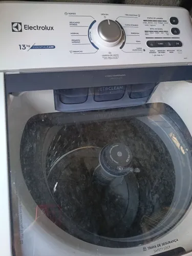 Vendo máquina de lavar roupa de 13lg semi nova