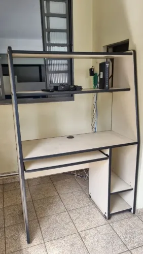 Estante/armário para escritório 