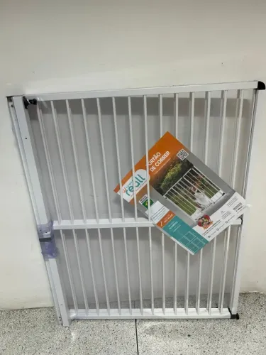Portão de Segurança com Altura de 100cm e Largura Regulável de 70 a 125cm - Alumínio