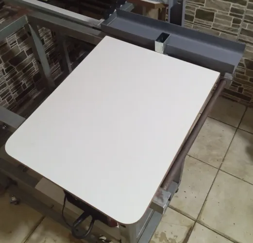 SERIGRAFIA MESA PARA IMPRESSÃO DE CAMISETAS 1 BERÇO PAREDE COMPLETA REGULÁVEL