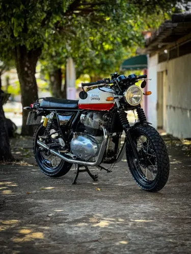 ROYAL ENFIELD INTERCEPTOR 650
