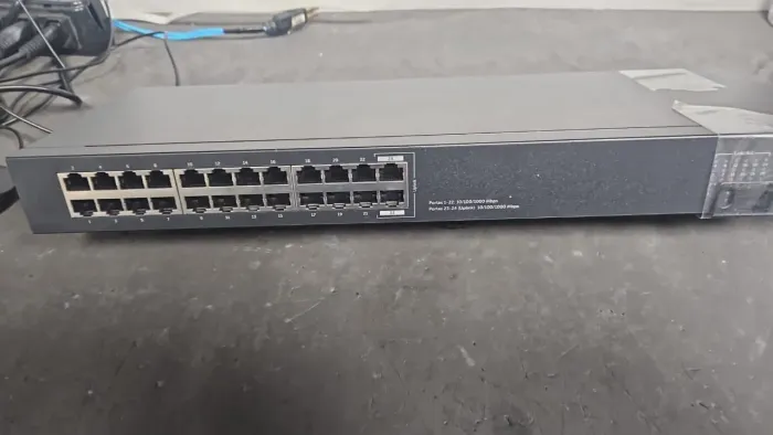 Switch 24 portas gigalan intelbras 1124g
