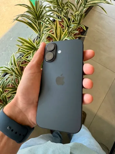 iPhone 16