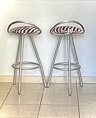 Vendo mesa bistrô em alumínio com 4 cadeiras