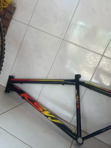 Vende-se quadros de bike
