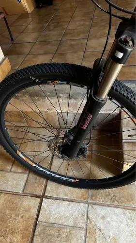 Bicicleta Sense Rock Evo Aro 29 T19 Freio a Disco Suspensão com Trava Semi Nova