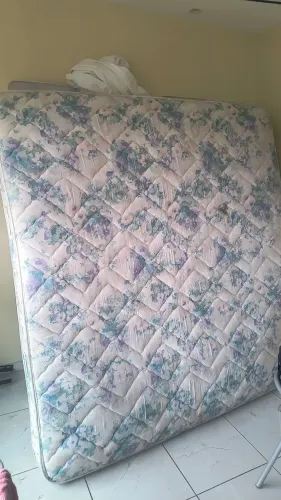 Vendo Cama king 2x2 em perfeito estado 