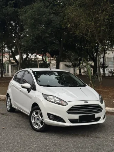 Ford Fiesta 1.6 16V Flex Aut. 5P 2016