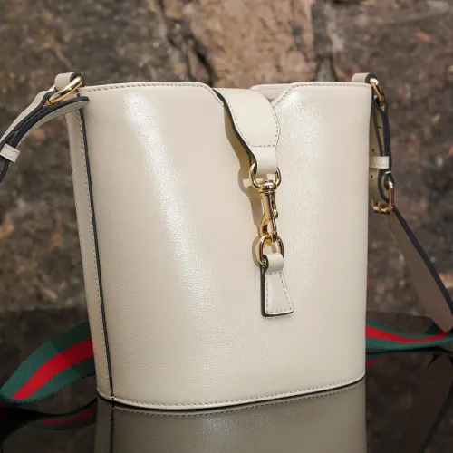Bolsa Feminina Gucci Bucket Compacta Off White