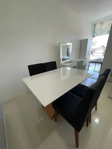 mesa de jantar com tampo de vidro 