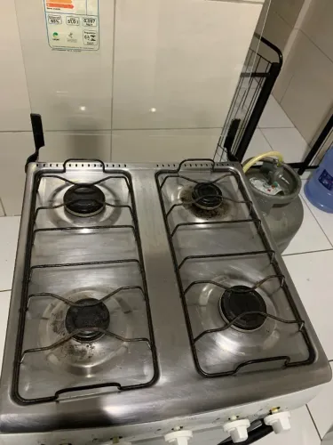 FOGÃO 4 BOCAS SEMI-NOVO EM PERFEITO ESTADO - 3 ANOS DE USO - 250,00