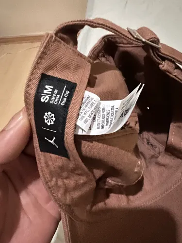 Vendo bonés Jordan,Nike todos originais,usado poucas vezes!!!