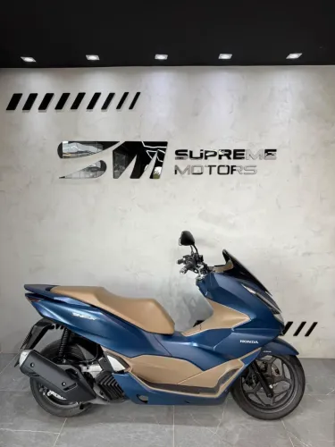 PCX DLX ANO 2024