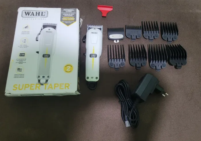 Máquina de cortar cabelo Wahl super taper cordless