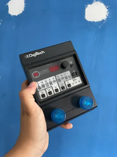 Pedaleira digitech